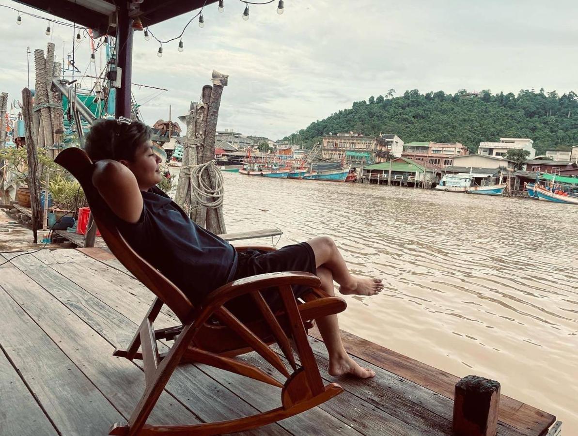 Rub Lom Chom Klong Homestay ชุมพร ภายนอก รูปภาพ
