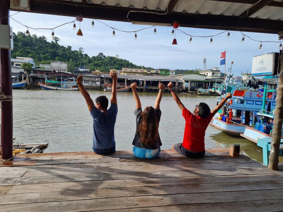 Rub Lom Chom Klong Homestay ชุมพร ภายนอก รูปภาพ