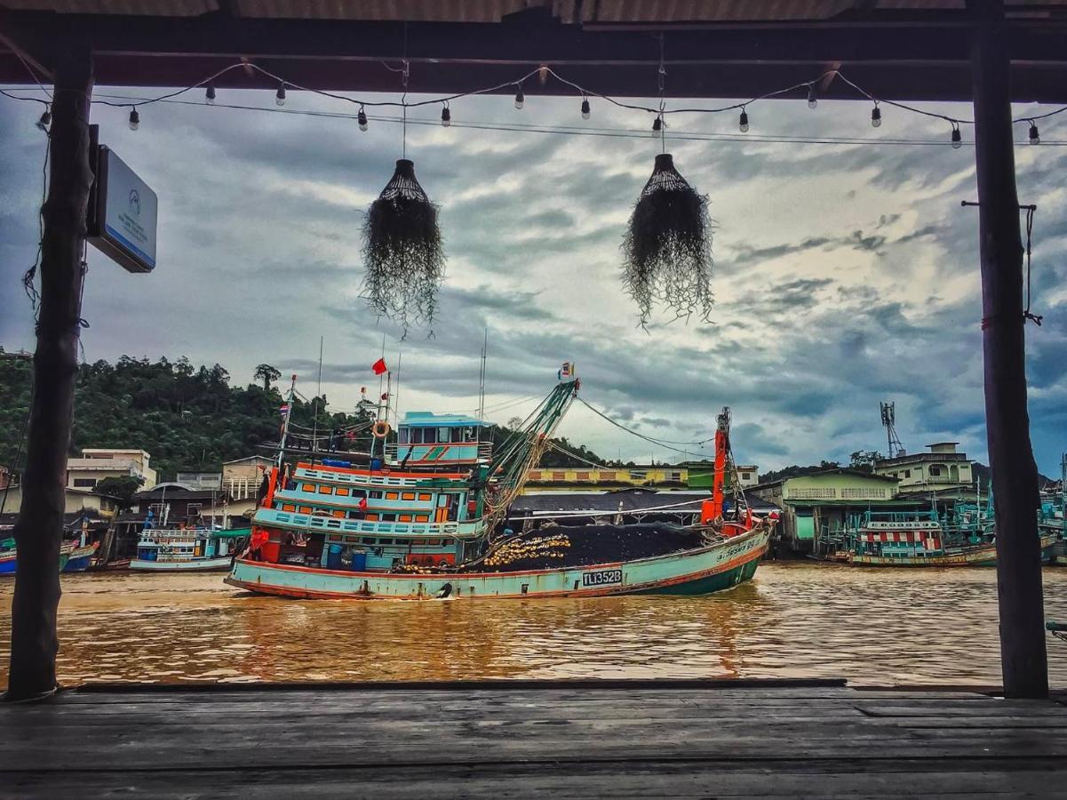 Rub Lom Chom Klong Homestay ชุมพร ภายนอก รูปภาพ